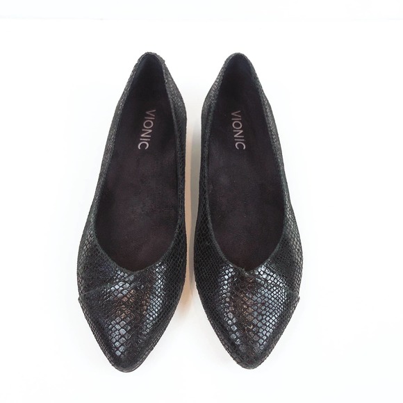 Vionic Black Textured Flats - Picture 5 of 8